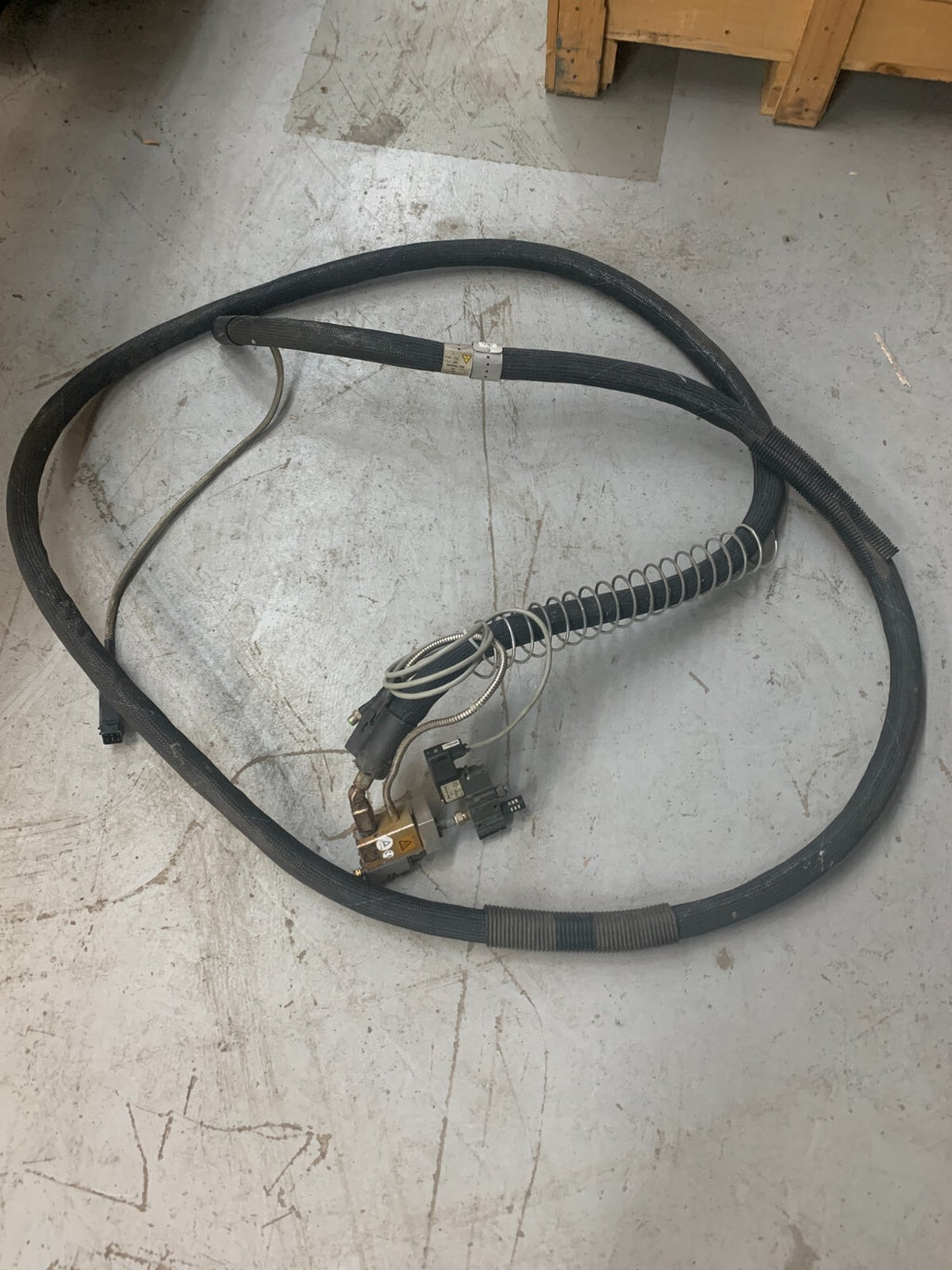 Nordson 16' Glue Hose 104008D with complete Glue Knozzle H401T