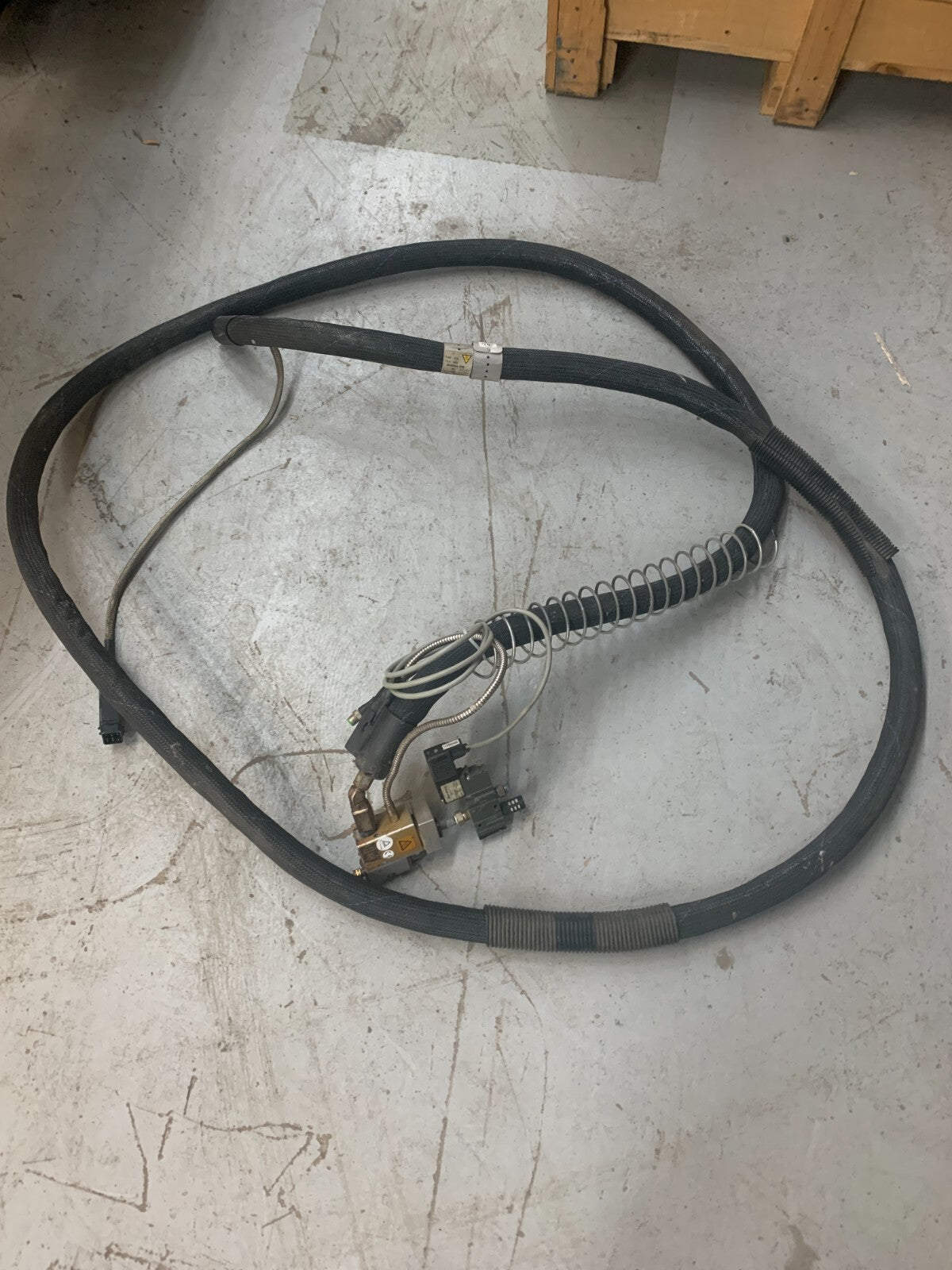Nordson 16' Glue Hose 104008D with complete Glue Knozzle H401T