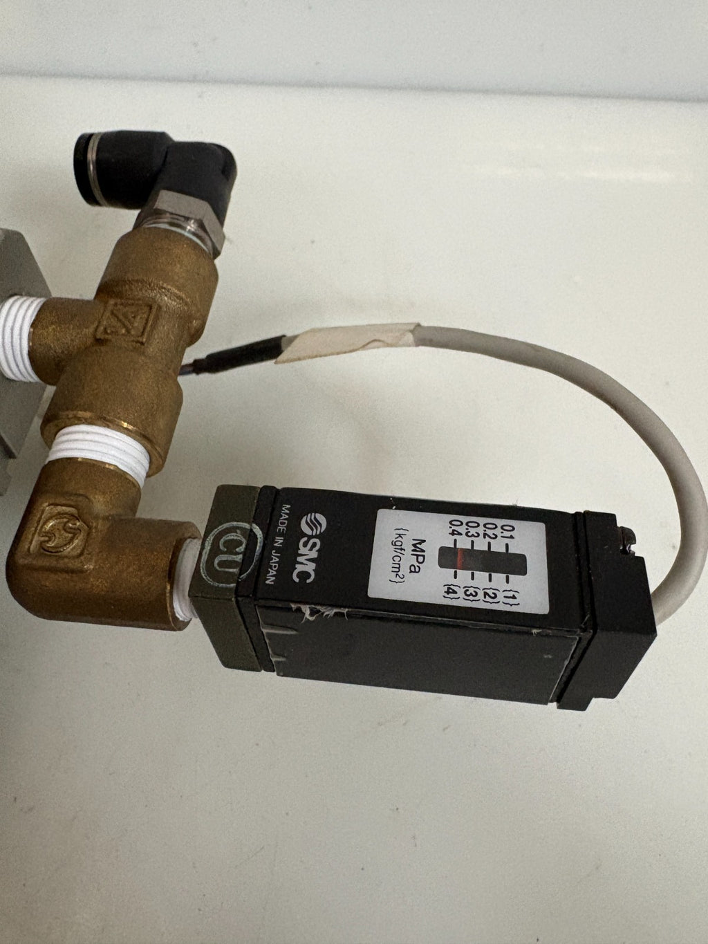 SMC AIR REGULATOR UNIT 1X AF3000-02 1X AFM3000-02 1X AR2500-02G4