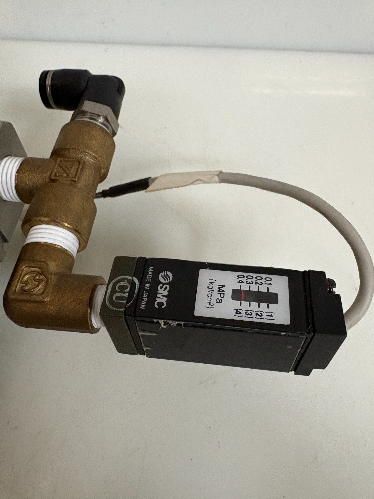 SMC AIR REGULATOR UNIT 1X AF3000-02 1X AFM3000-02 1X AR2500-02G4