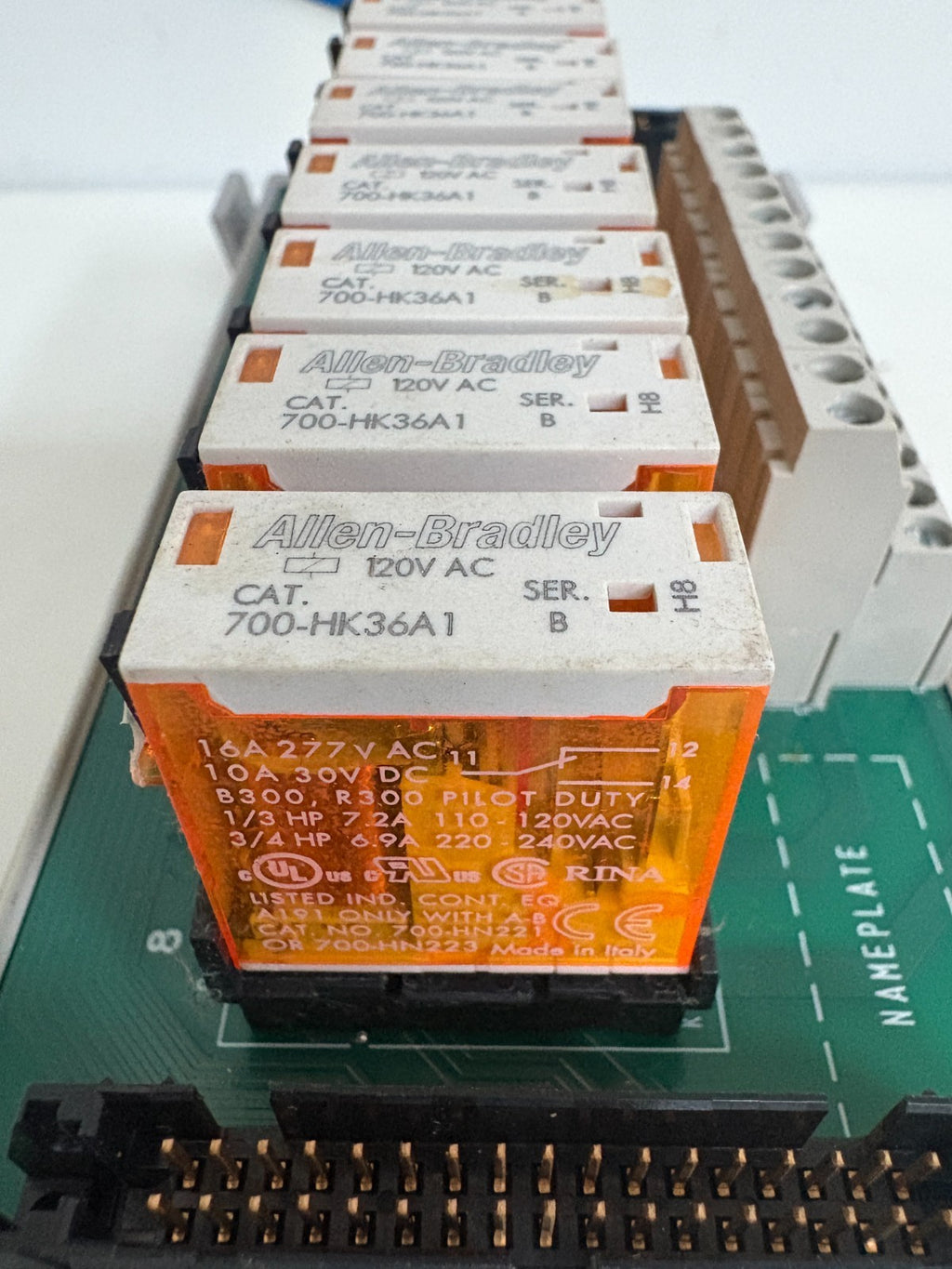 ALLEN BRADLEY RELAY MASTER MODULE 12 PIN 1492-X1M20120-8R SER C2