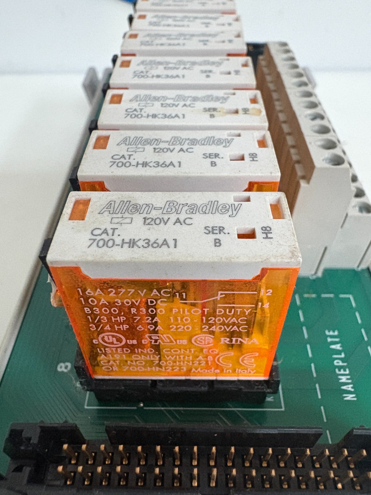 ALLEN BRADLEY RELAY MASTER MODULE 12 PIN 1492-X1M20120-8R SER C2