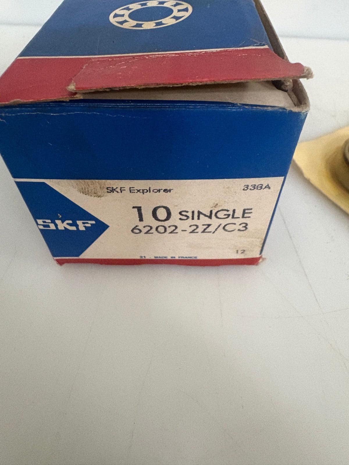 BOX OF 10 SKF EXPLORER BALL BEARING 6202-2Z/C32