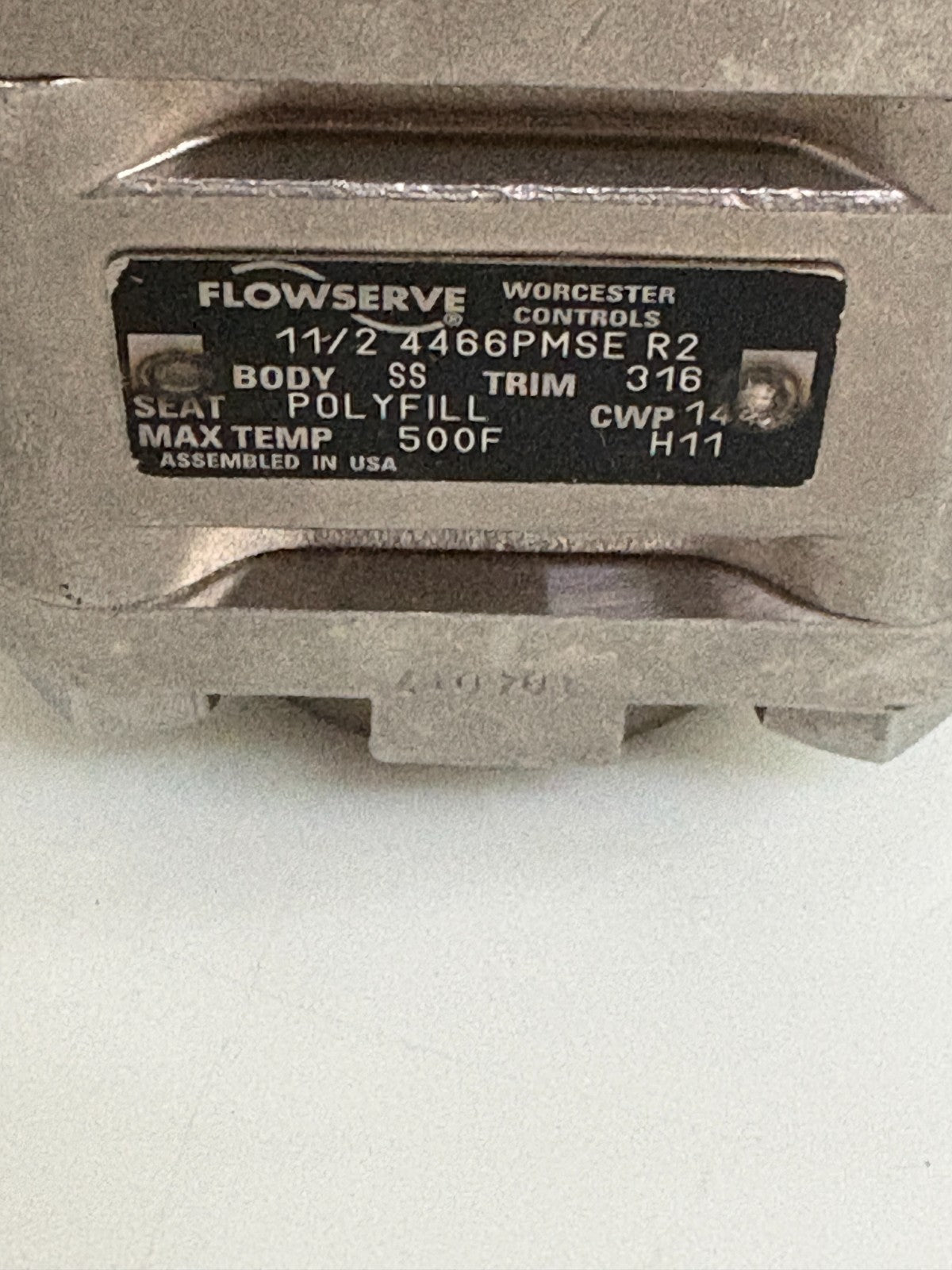 FLOWSERVE PNEUMATIC VALVE ACTUATOR 20 39 SN R6 W/MK510 AND WORCESTER2