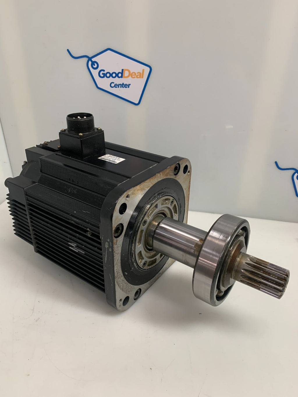 Yaskawa SGMRS-37A2A-YR11 Servo Motor w/ Encoder0