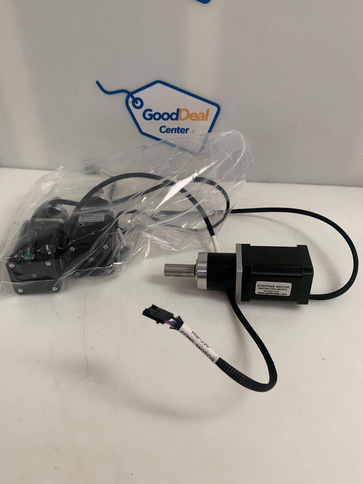 LOT OF 3 GEUS MOTOR HYBRID STEPPER MOTOR GM42HS60-1704A-028-P1214 #202110150