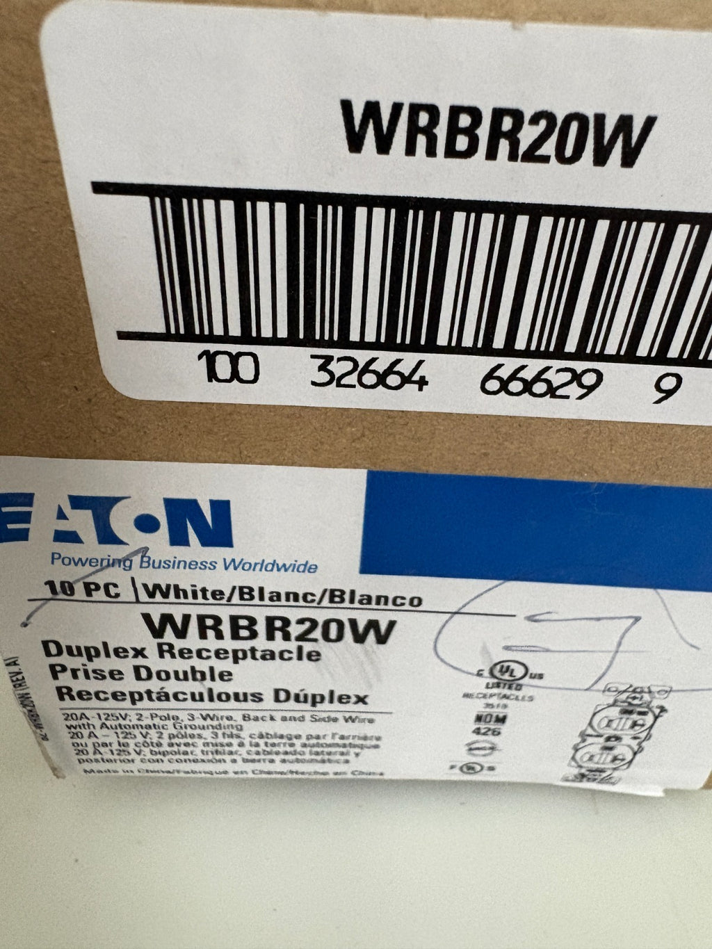 LOT OF 7 EATON DUPLEX RECEPTACLE WHITE WRBR20W2