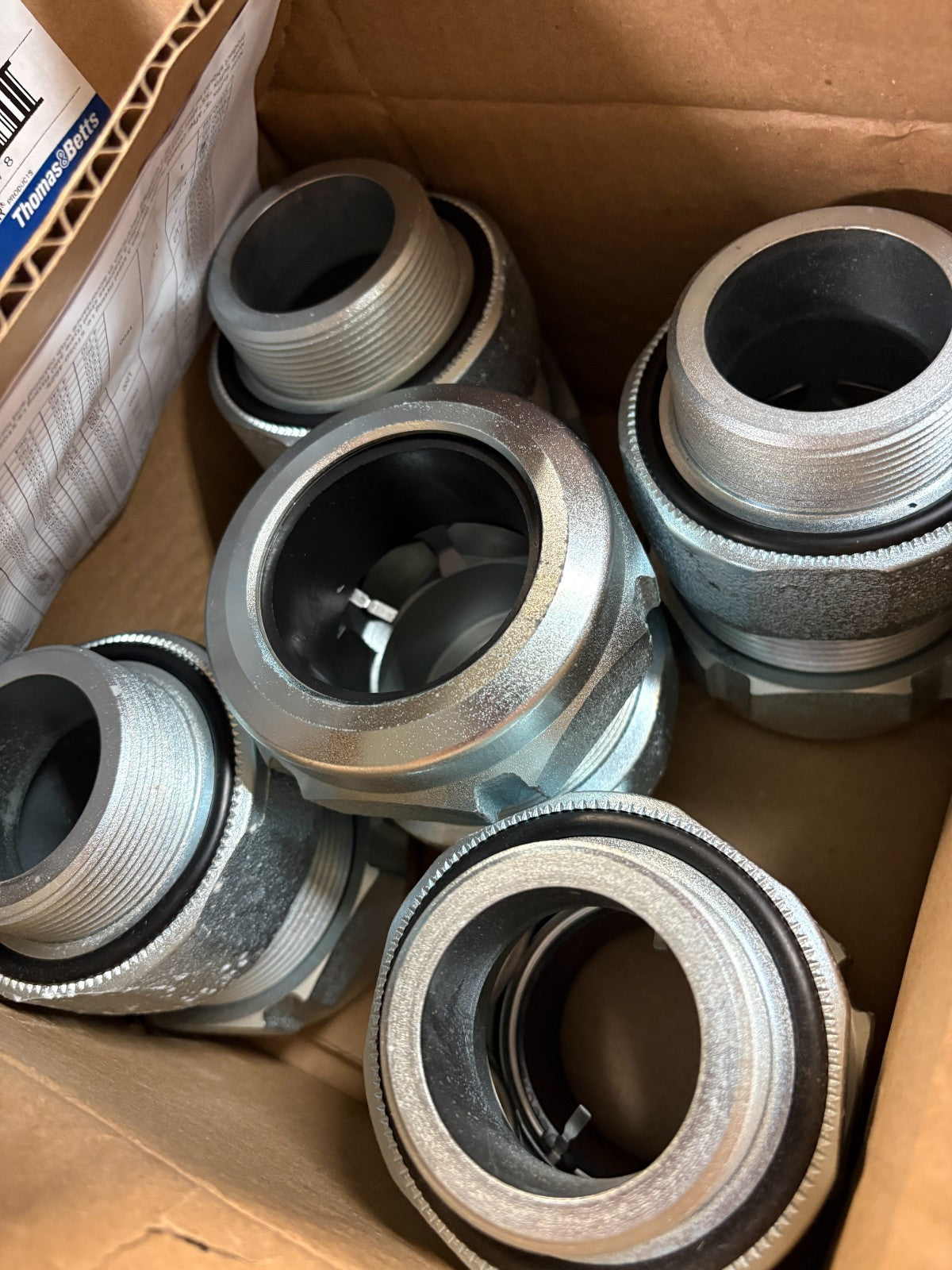 ABB THOMAS & BETTS 2" STAR TECK CABLE FITTING ST200-551S 5 IN BOX4