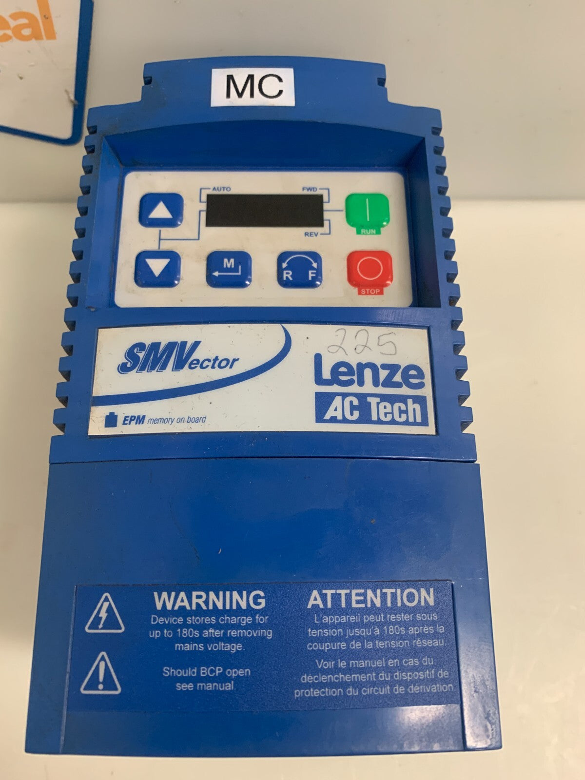 LENZE AC TECH SMVECTOR INVERTER #13452387  ESV751NO2YXB5431