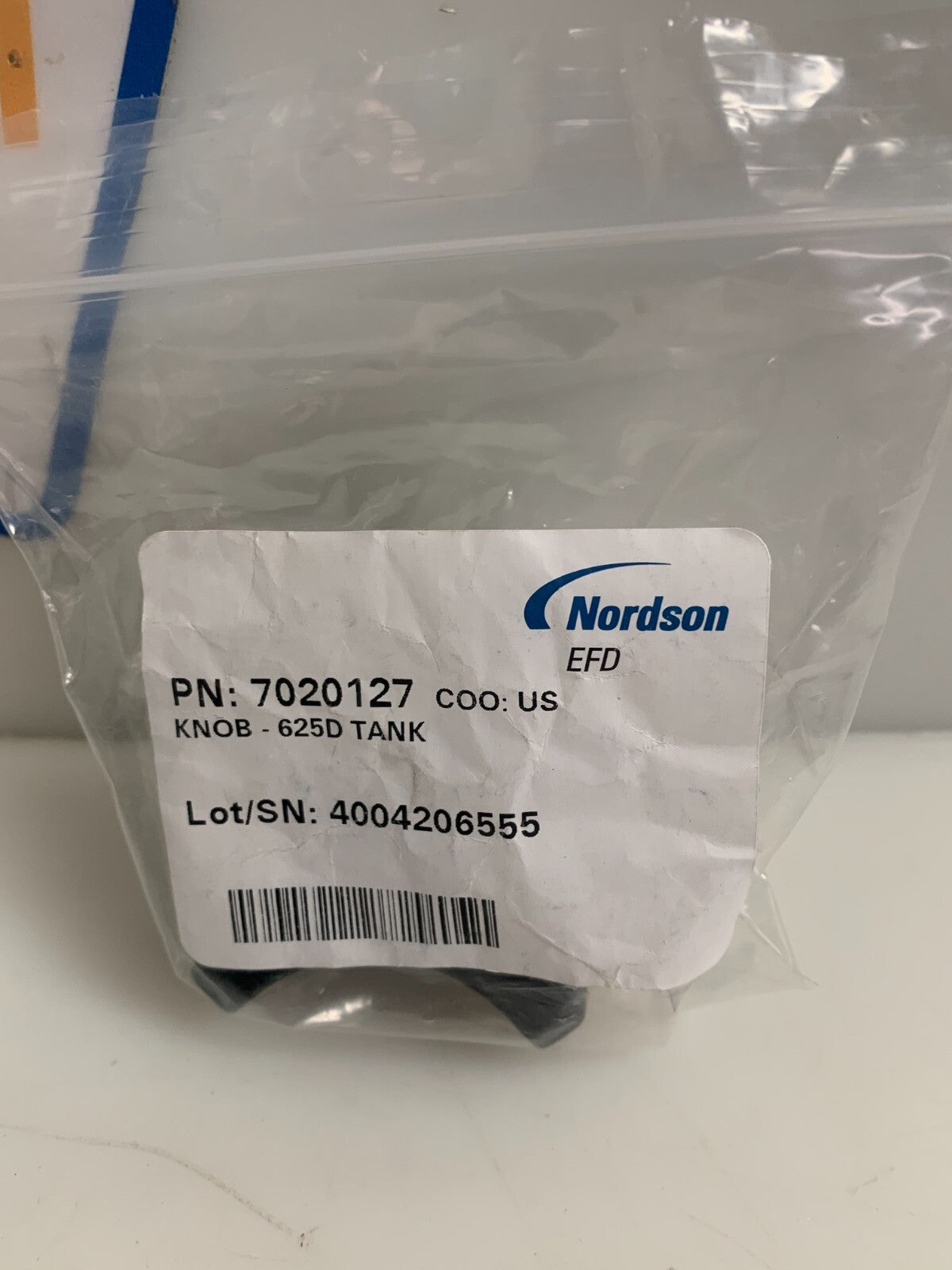 LOT OF 4 NORDSON EFD KNOB 625D TANK 70201272