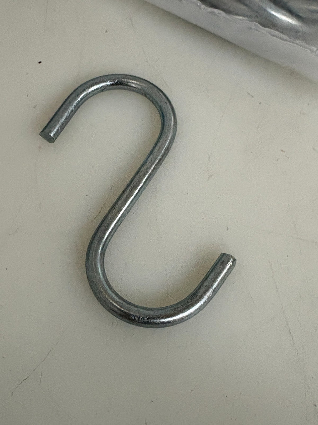 DYNALINE S-HOOK 2 1/8" LOT OF 12 BAGS OF 10