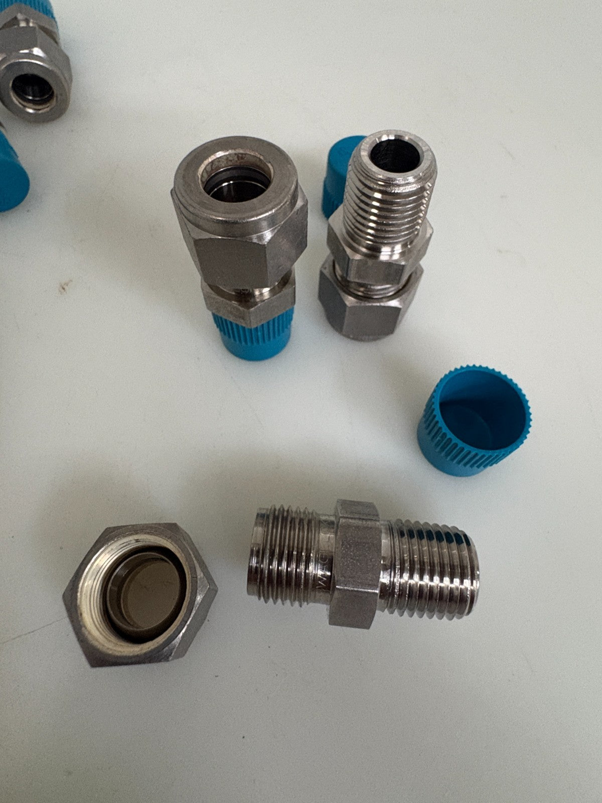 LOT OF 9 SWAGELOK S STEEL TUBE TO CONNECTOR FITTING 3/8 TUBE 1/4 CONNECTOR
