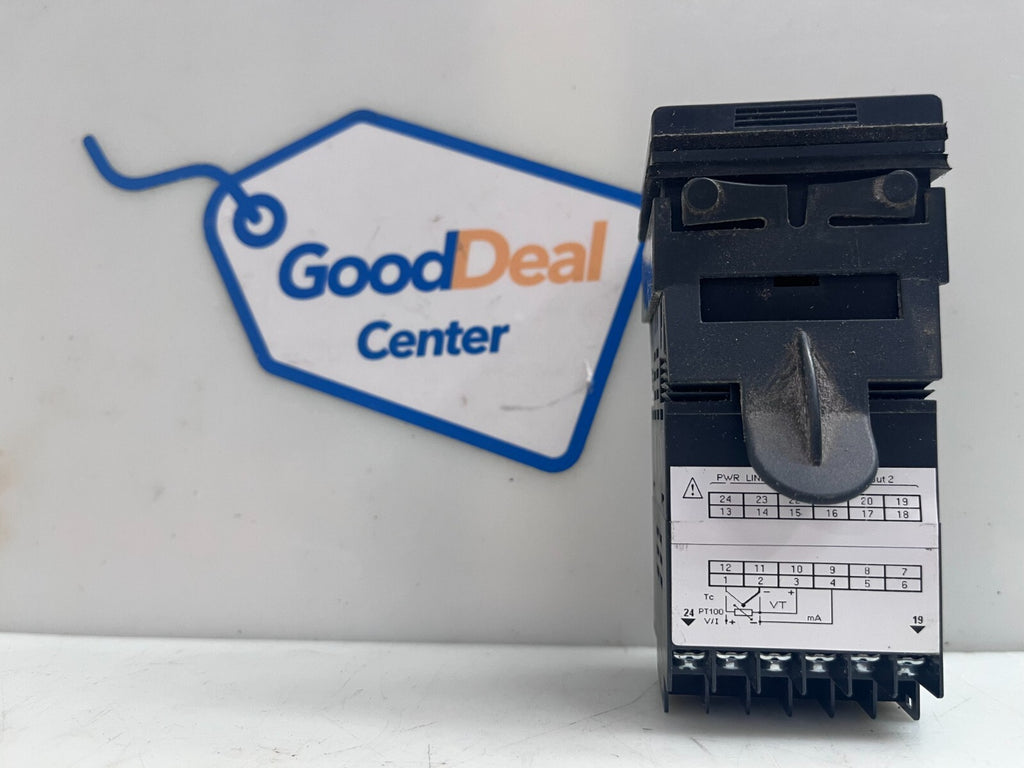 GEFRAN 600  F000052 Digital Temperature Controller 600-R-R-0-0-11
