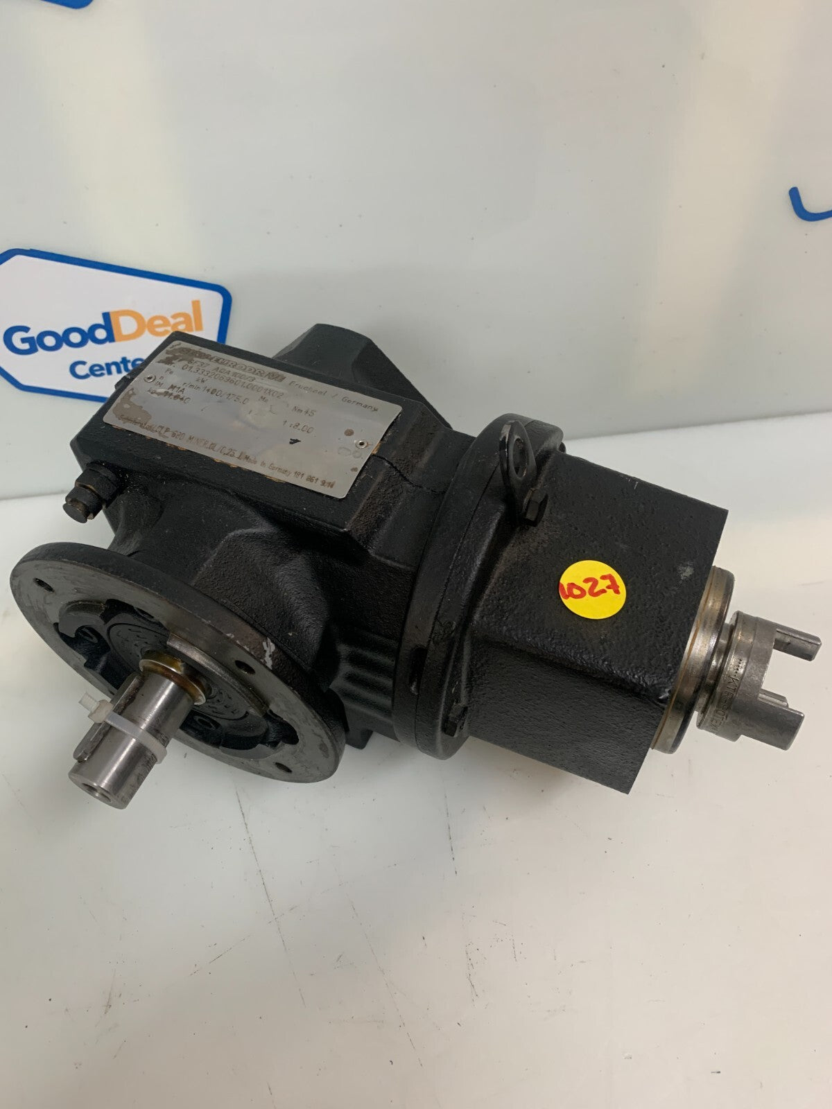 SEW-EURODRIVE SF37 AQA100/3 Gearmotor