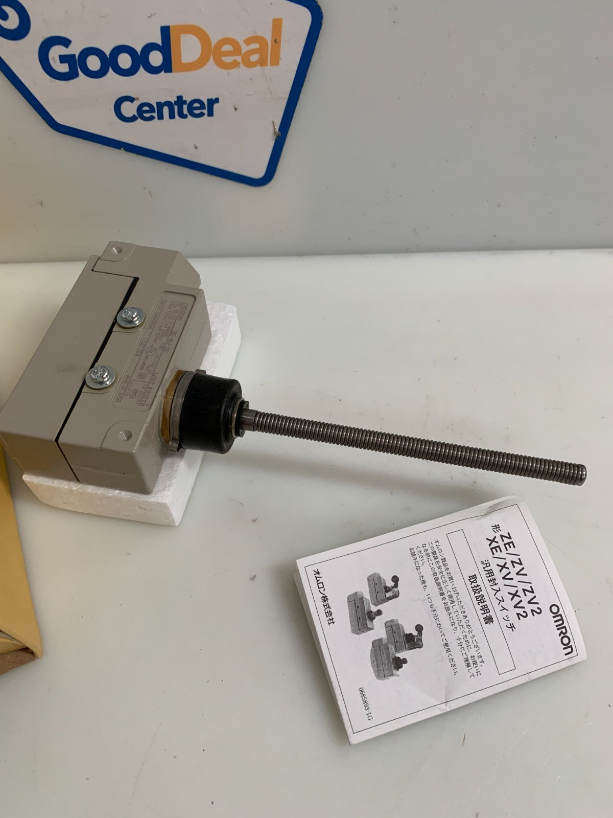 OMRON LIMIT SWITCH ZE-NJ-2S