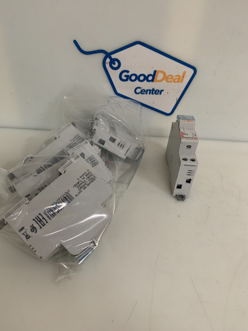 LOT OF 6  LEGRAND FUSE HOLDER 10A 058 20