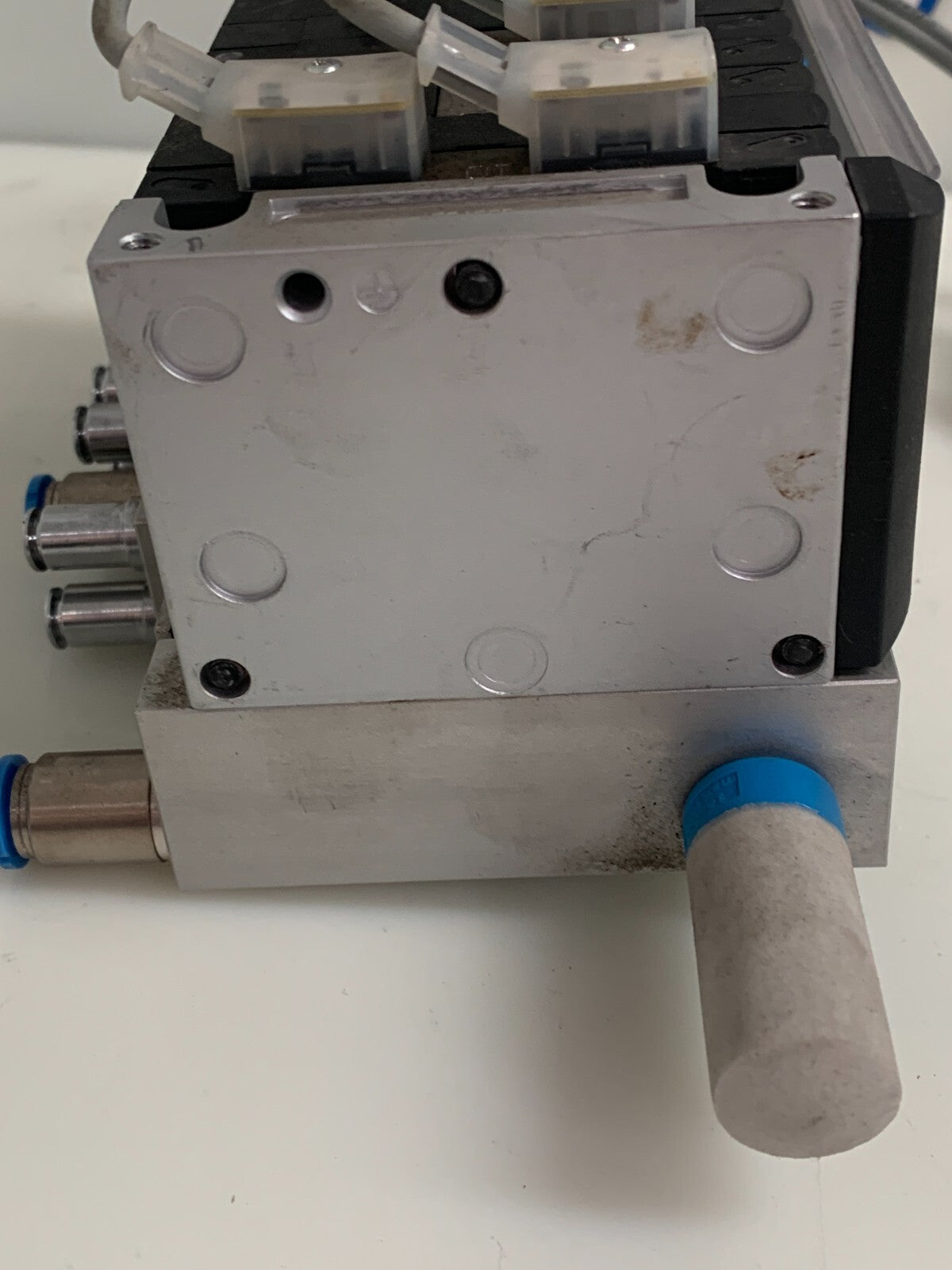 FESTO MANIFOLD PNEMATIC BLOCK 241795 (see description for parts)3