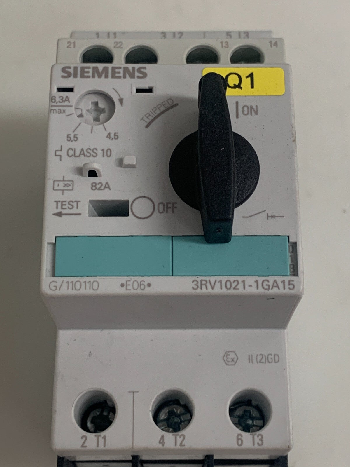 SIEMENS SIRIUS G/110110 3RV1021-1GA15 CIRCUIT BREAKER 3 POLE 6.3A 400V