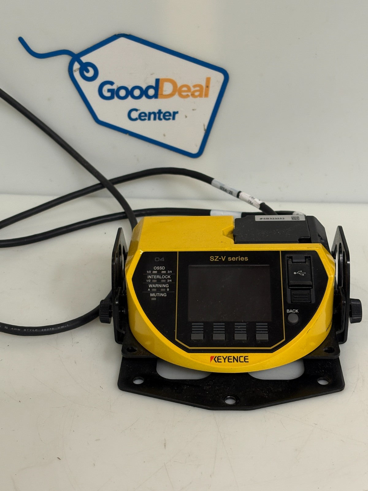 KEYENCE LASER SCANNER SZ-VU04 W/BRACKET
