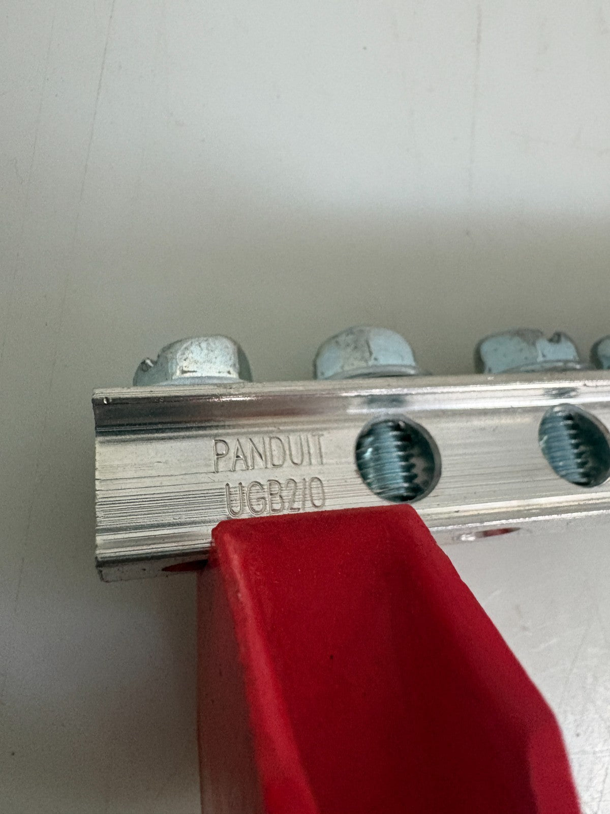 LOT OF 2 PANDUIT UNIVERSAL GROUND BAR 14 PORTS UGB2/0-414-CU1