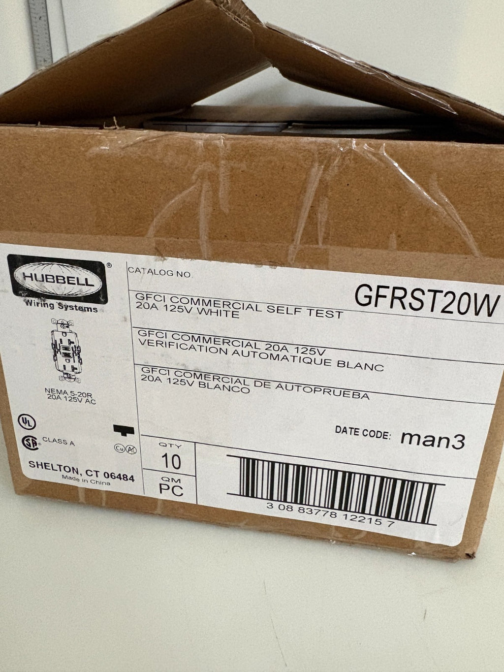 HUBBELL GFCI COMMERCIAL SELF TEST INLET WHITE 10 IN BOX2