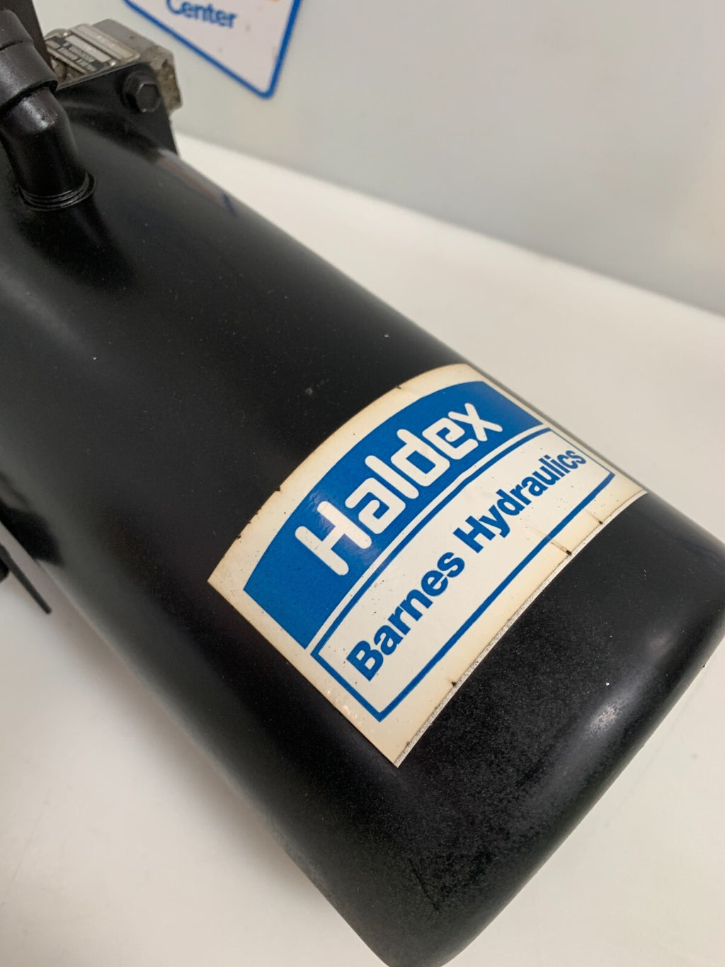 HALDEX BARNES 24 VOLTS HYDRAULIC PUMP LIFT TRUCK 6100