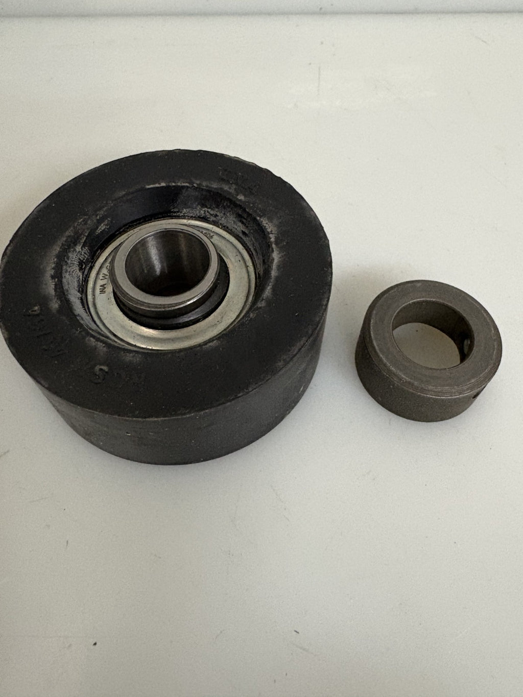 LOT OF 2 CARRIER RUBBER BALL BEARING RUBBER CARTRIDGE TYPE KT 61DA 0511