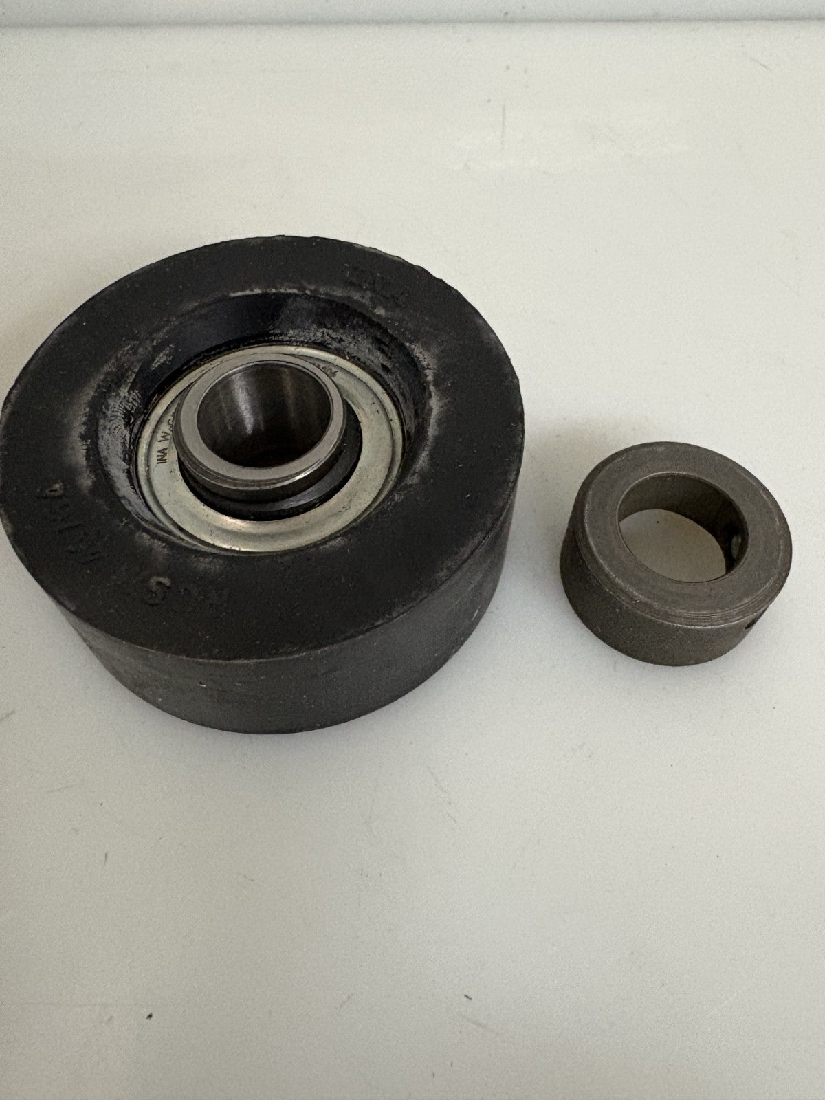 LOT OF 2 CARRIER RUBBER BALL BEARING RUBBER CARTRIDGE TYPE KT 61DA 0511