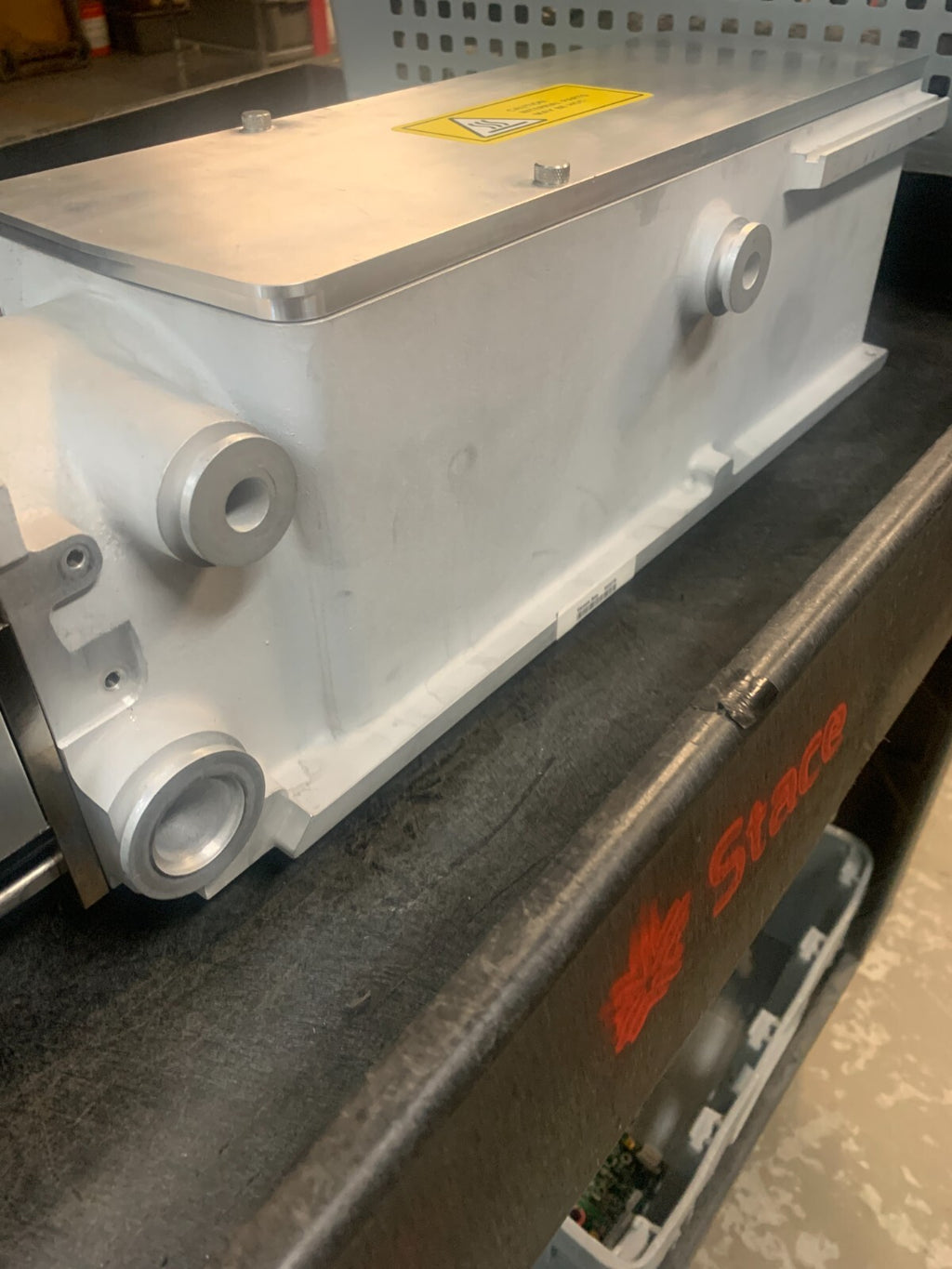 AGILENT Source Unit  w/Vacuum Assembly & AGILENT  Electro Spray Ion Source