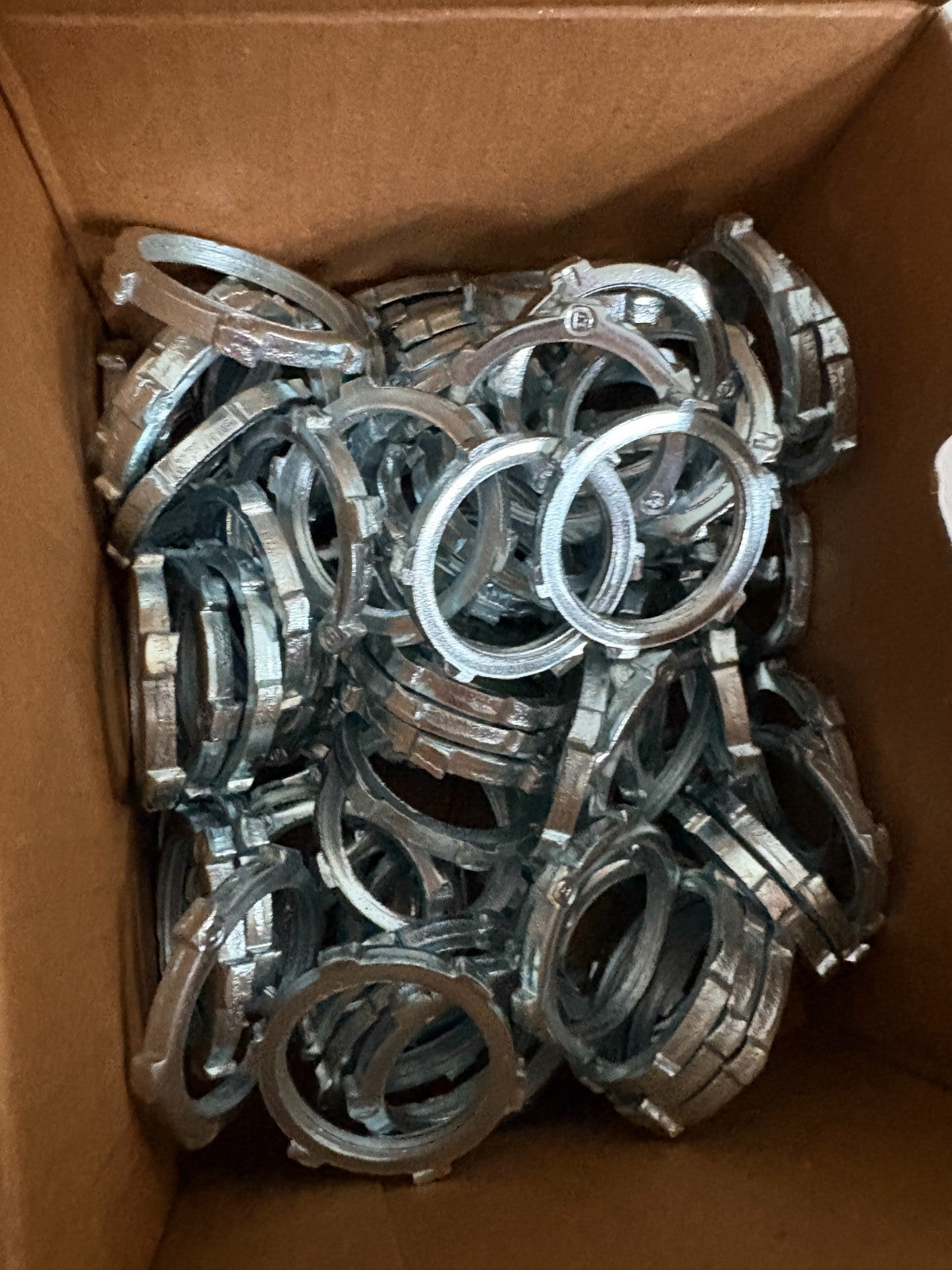 ABB THOMAS & BETTS STEEL 1" LOCKNUTS 100 IN BOX3