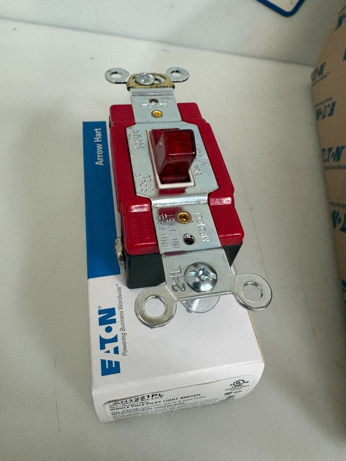 EATON SINGLE POLE PILOT LIGHT SWITCH AH1221PL  10 IN BOX1