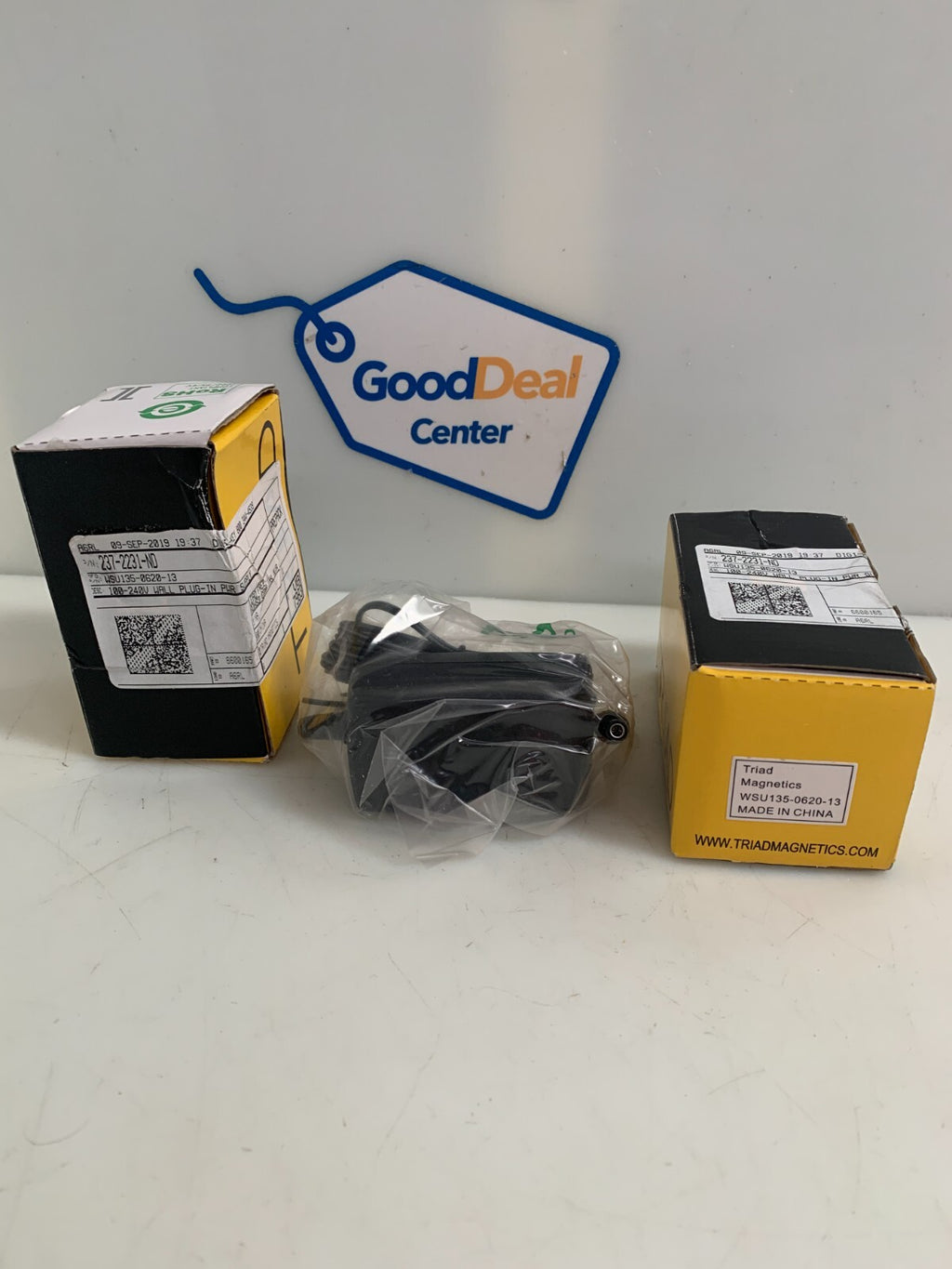 Lot of 2 Triad Magnetics WSU135-0620-13 Wall Plug-in Power Supply 237-2231-ND