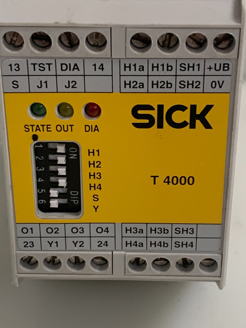 SICK SAFETY RELAY T4000-1R CA 04