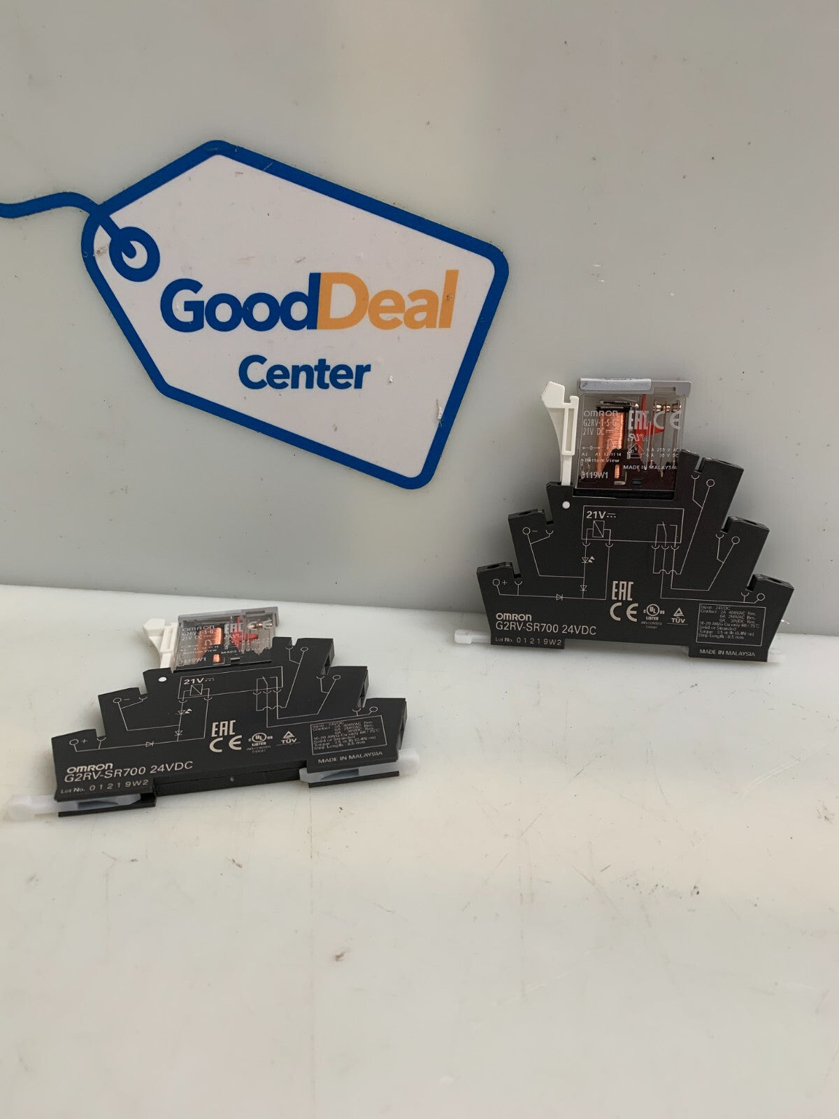 OMRON G2RV-SR700 24VDC   G2RV SERIES Relay  w/Base  (Lot of 2)