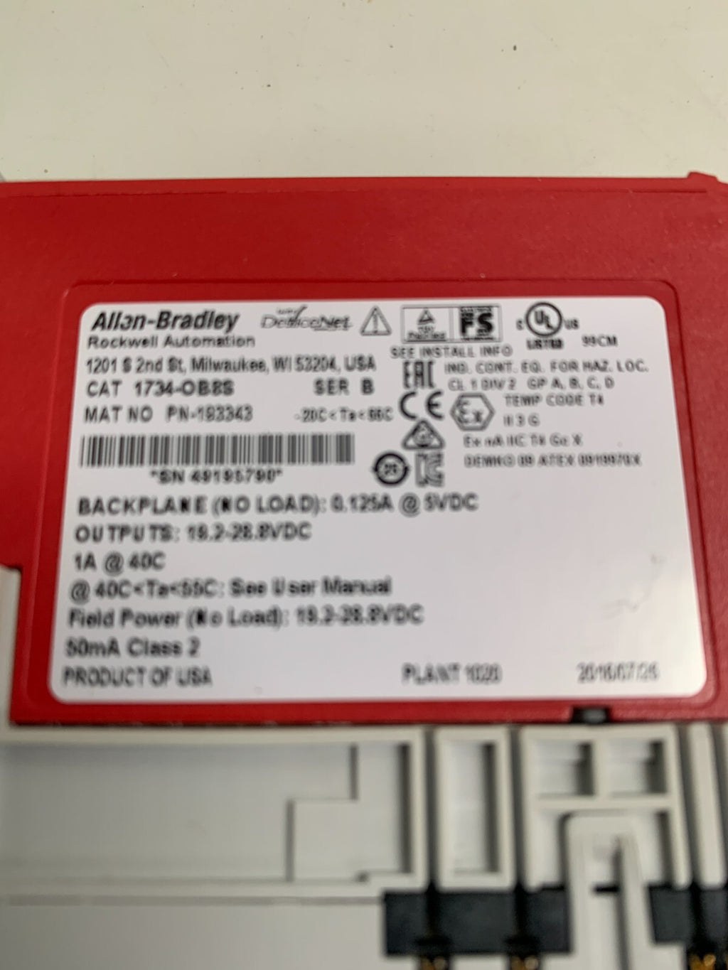 ALLEN BRADLEY 8 CHANNEL SAFETY SOURCING OUTPUT MODULE 1734-0B8S  SER B #193343