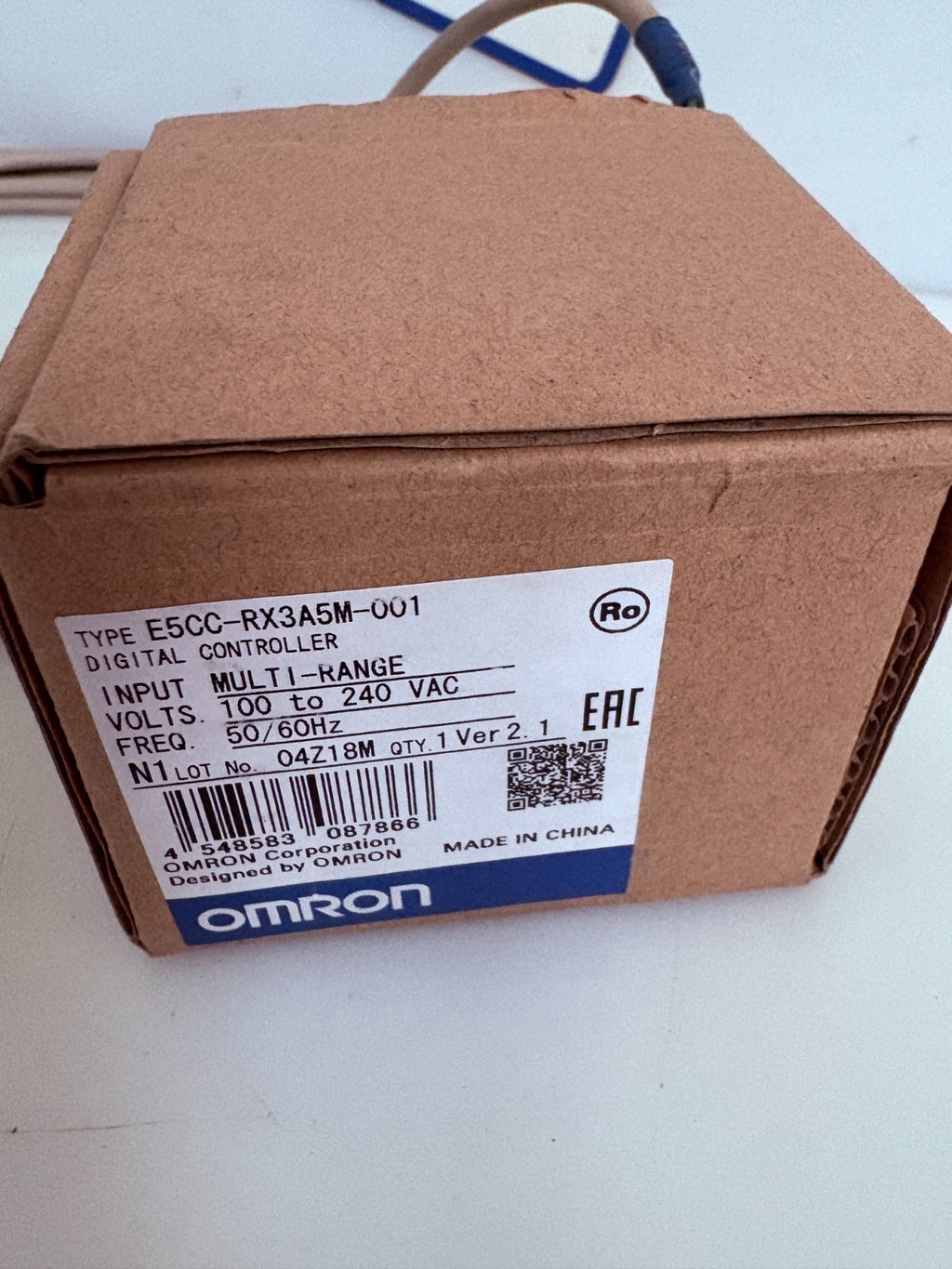 OMRON DIGITAL CONTROLLER MULTI RANGE E5CC-RX3A5M-001 W/CABLE AND PROBE