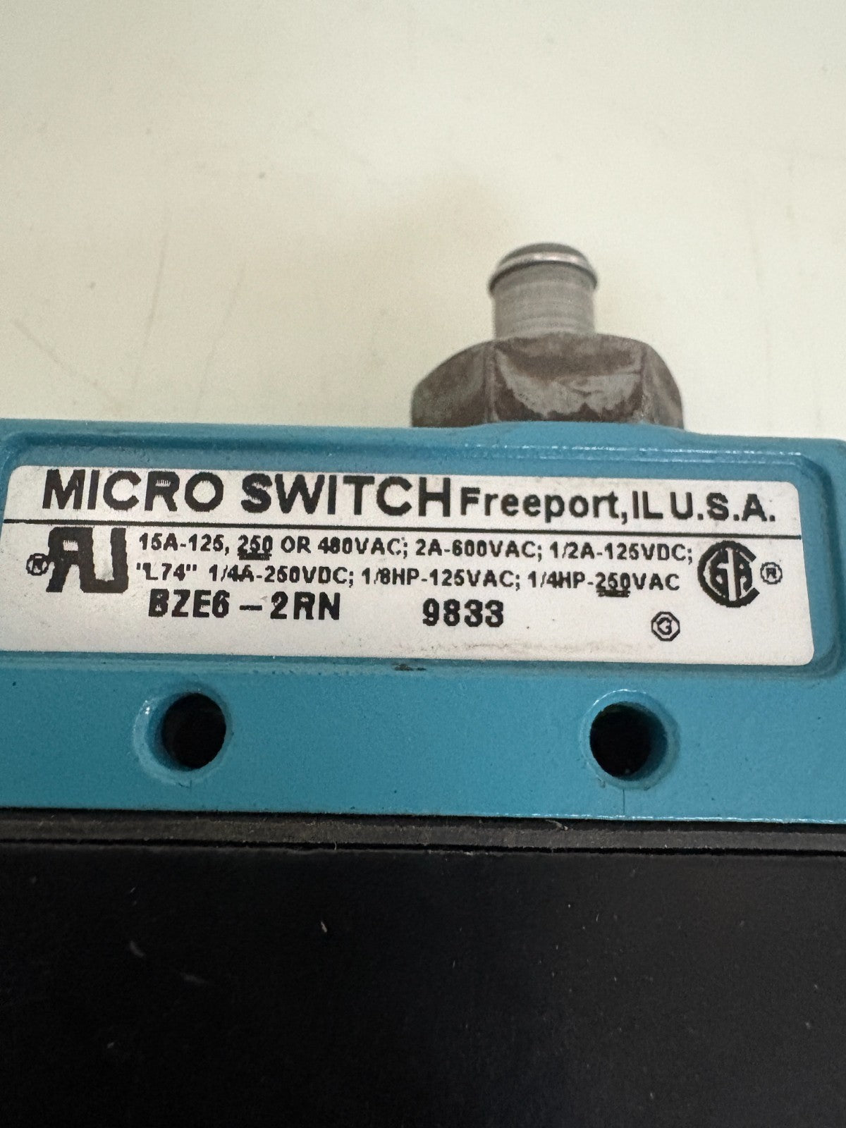 MICRO SWITCH LIMIT SWITCH BZE6-2RN 2