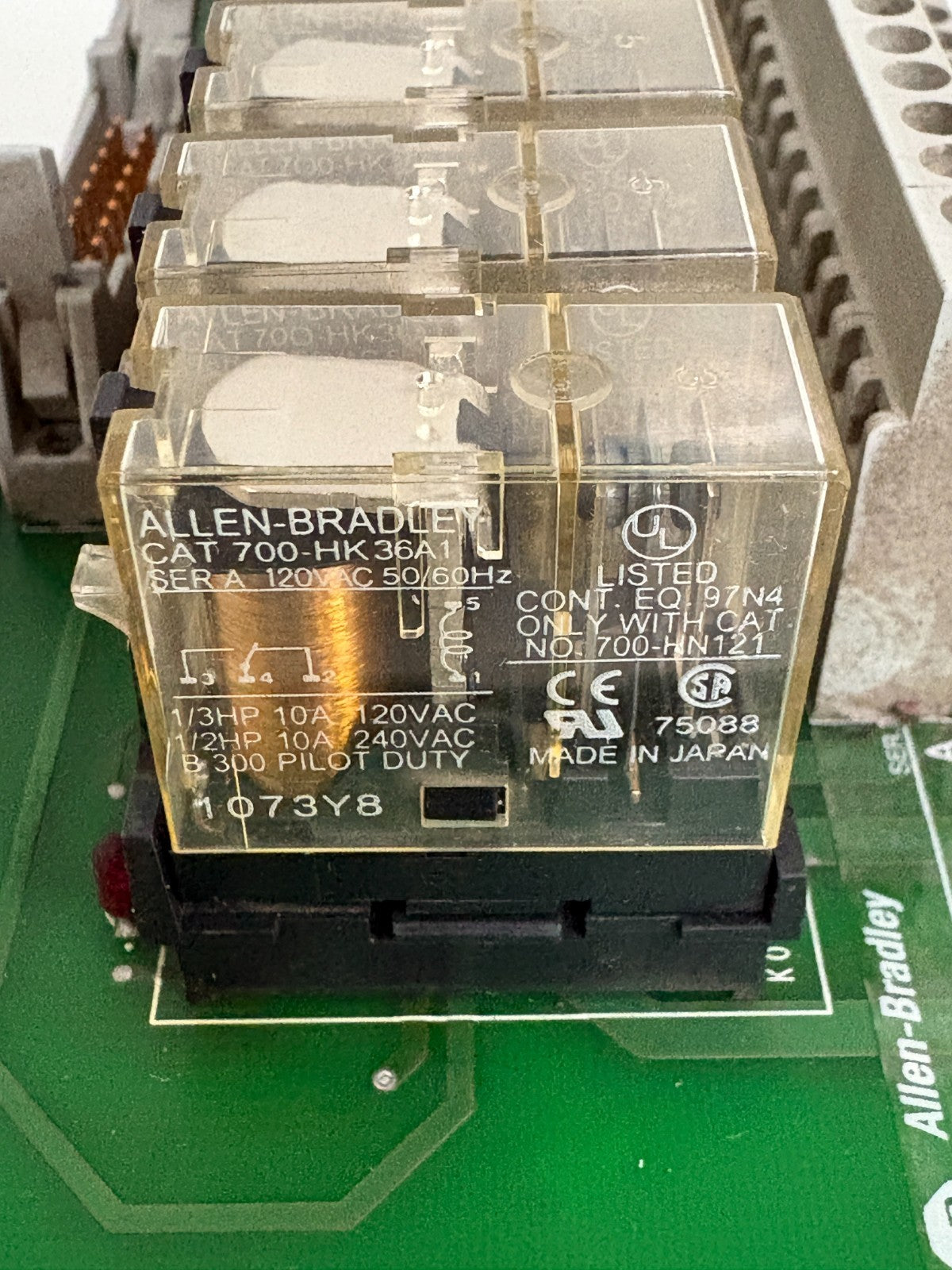ALLEN BRADLEY 8 RELAY MODULE 1492-XIM 20120-BR