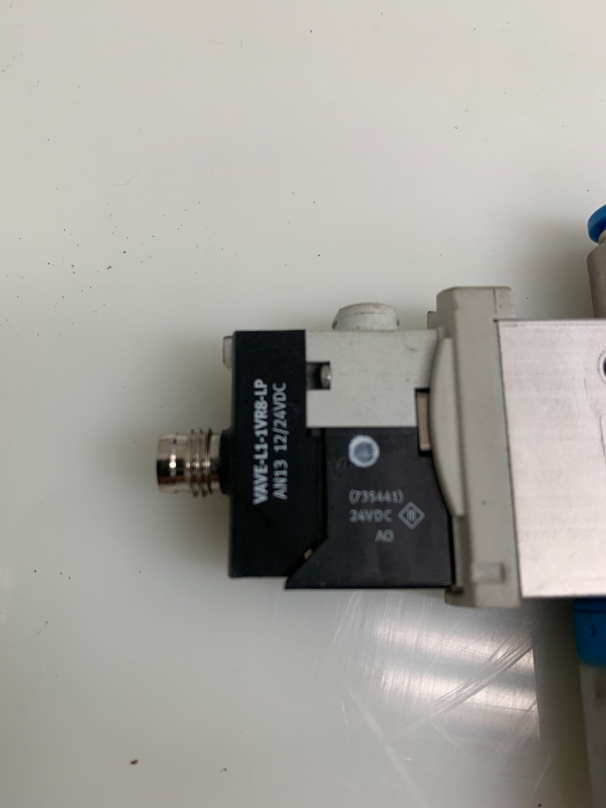 FESTO VUVG-L14-P53C-T-G18-1P3 Solenoid Valve 566501 w/VAVE-L1-1VR8-LP (Lot of 2)