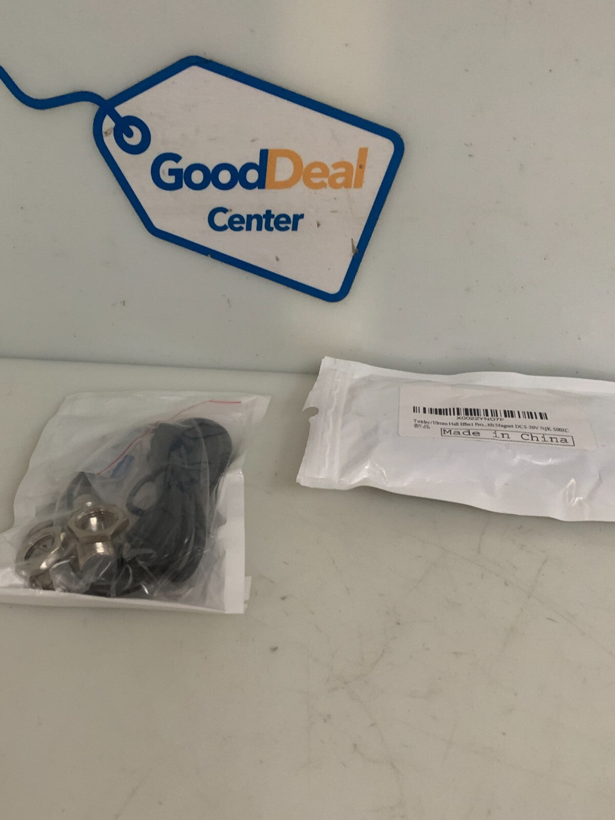 LOT OF 2 HUCHOO PROXIMITY SENSOR CHE12-10NA-HZ10