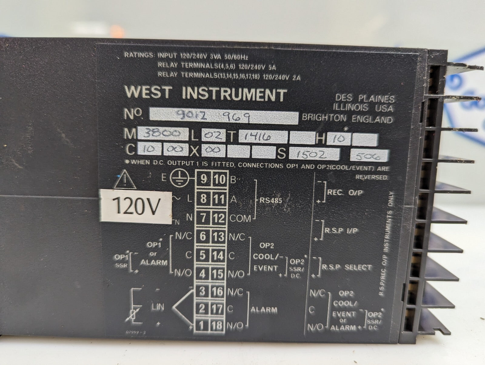 West Instrument Temp Controller M3800 L02 T1416 H10 120V - Missing control panel