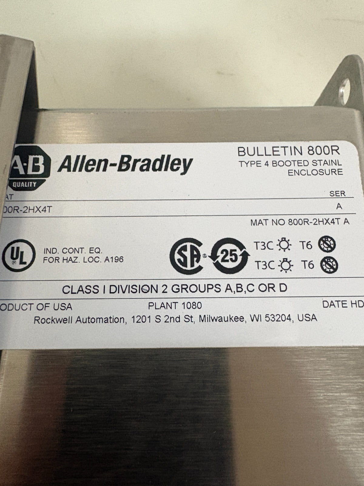 ALLEN BRADLEY S STEEL TYPE 4 PUSH BUTTON BOOTED ENCLOSURE 800R-2HX4T1