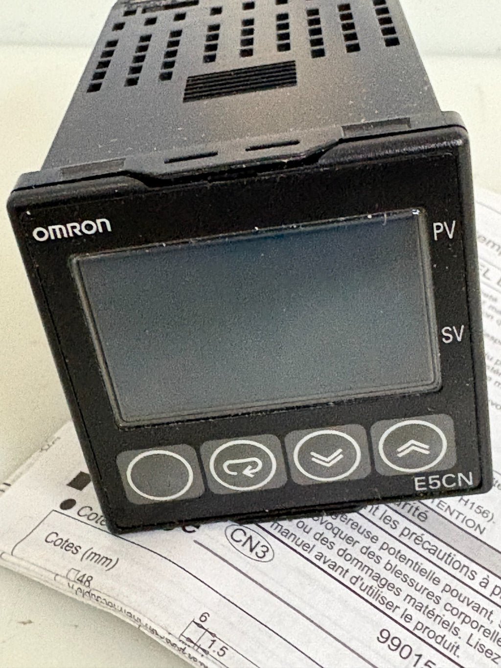 OMRON MULTI RANGE TEMPERATURE CONTROLLER E5CN-R2MTD-500