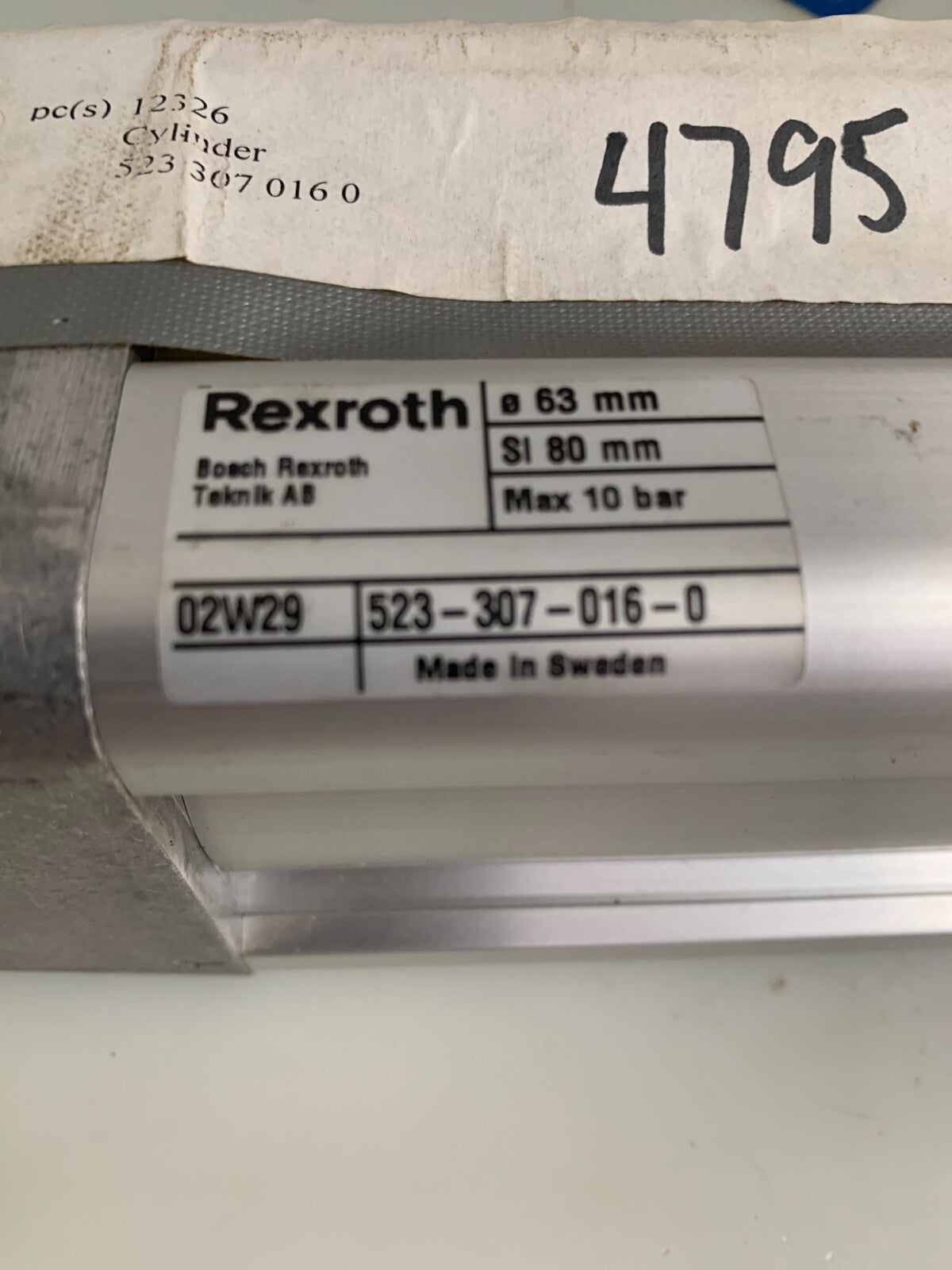 REXROTH / BOSCH  Pneumatic Cylinder  02W29  523-307-016-0