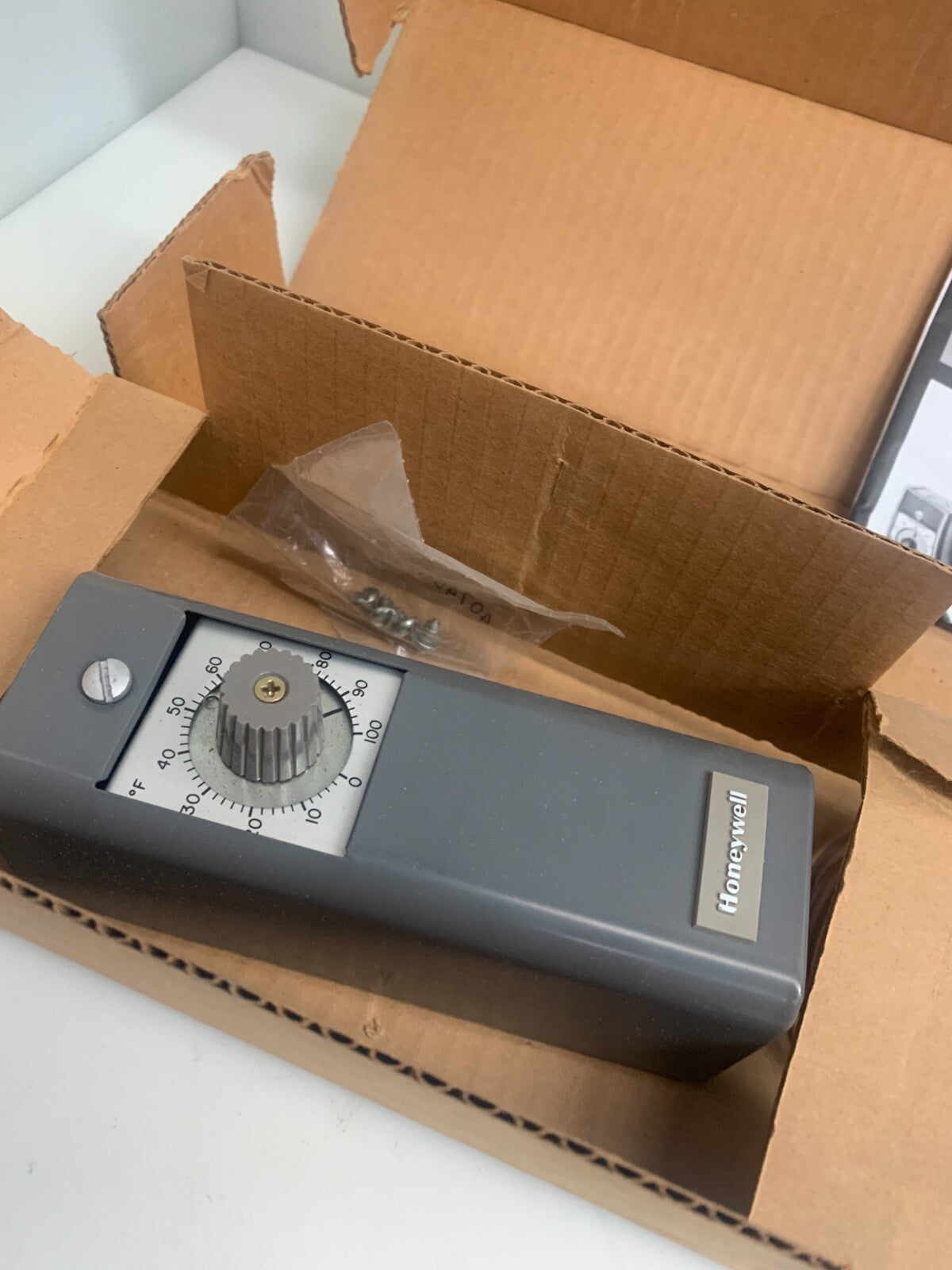 HONEYWELL  Temperature Controller   T991A-1707    Range 0-100F