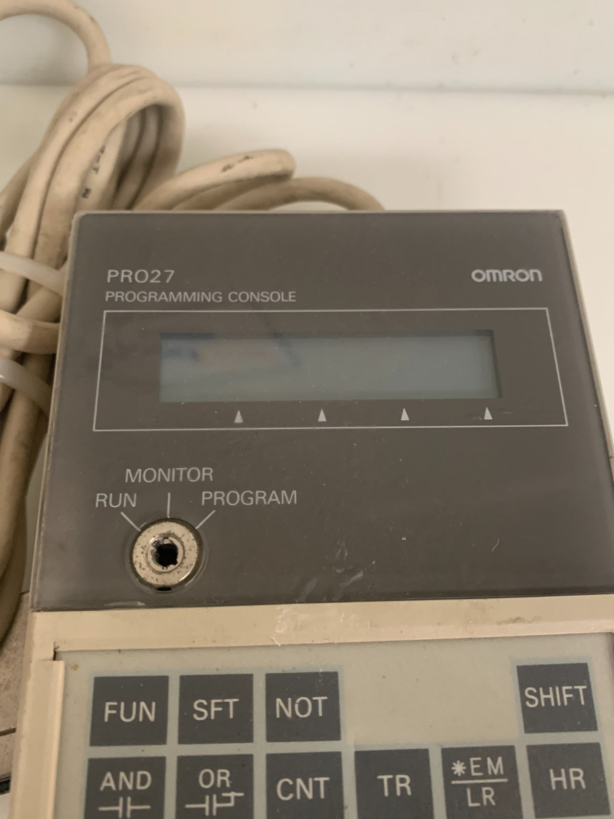 OMRON PROGRAMMING CONSOLE PRO 27 C200H-PRO27-E