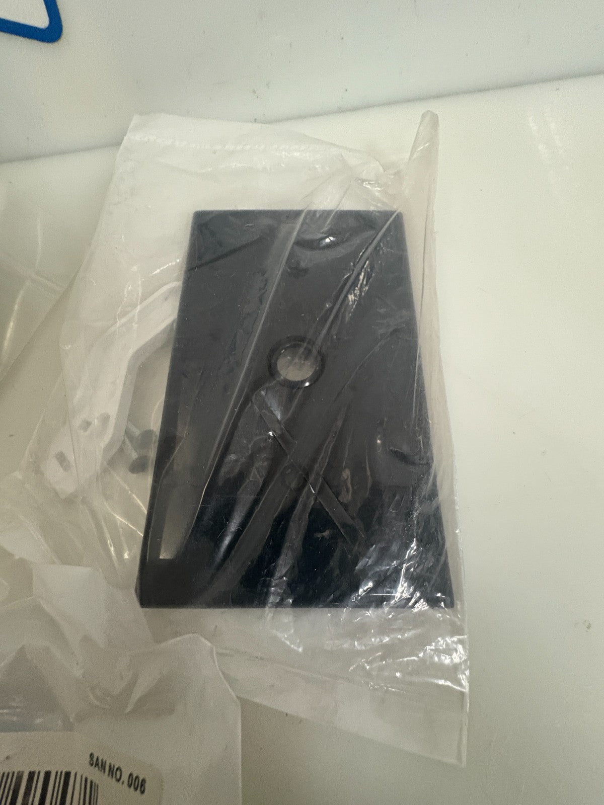 LEVITON 1 GANG TELEPHONE /CABLE WALLPLATE BLACK #80718-E