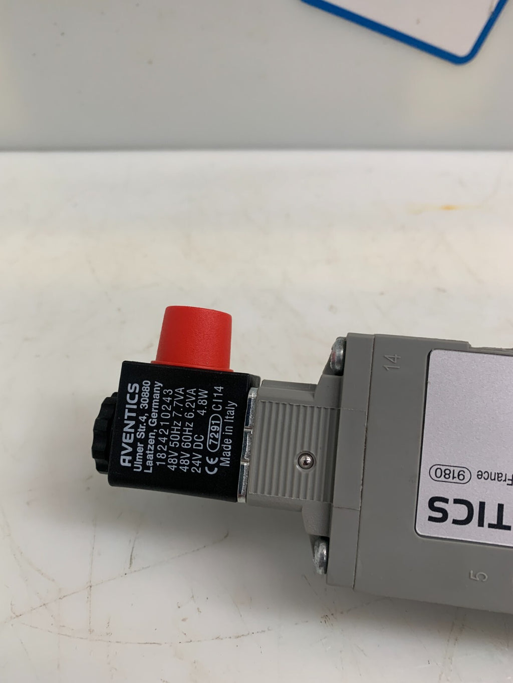 BOSCH / AVENTICS  0820035011 Solenoid Valve  w/2x 1824210243