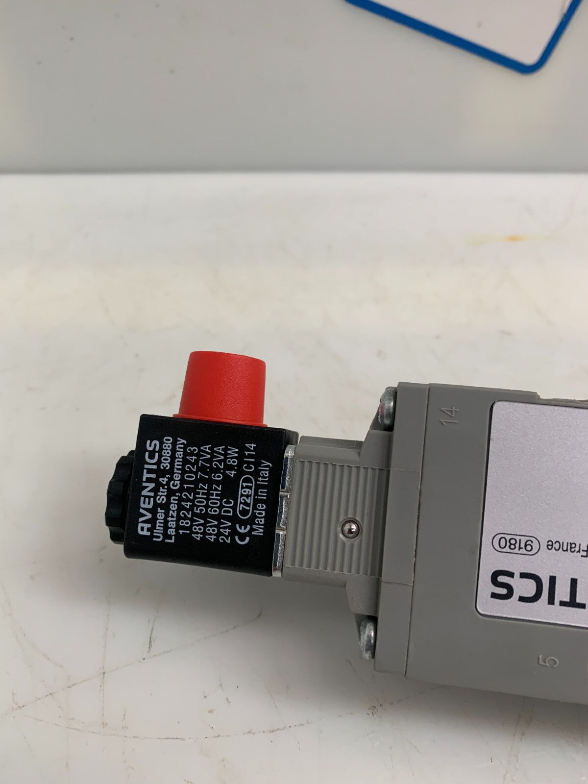 BOSCH / AVENTICS  0820035011 Solenoid Valve  w/2x 1824210243