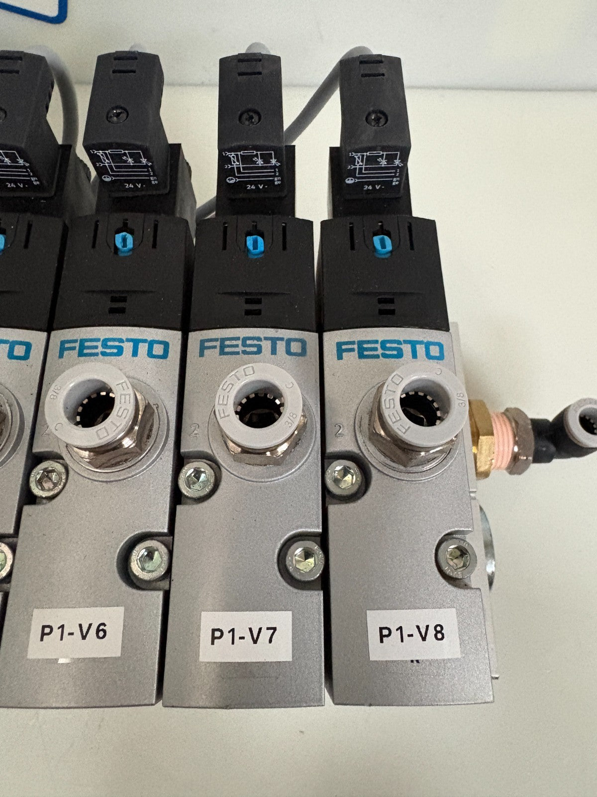 FESTO MANIFOLD BLOCK 8026401 VABM-B10-30E-G34-8-P3 W/8XSOLENOID 8030811